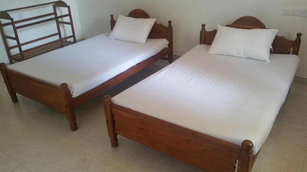 Sunhill Lake Tourist Rest Anurâdhapura Extérieur photo